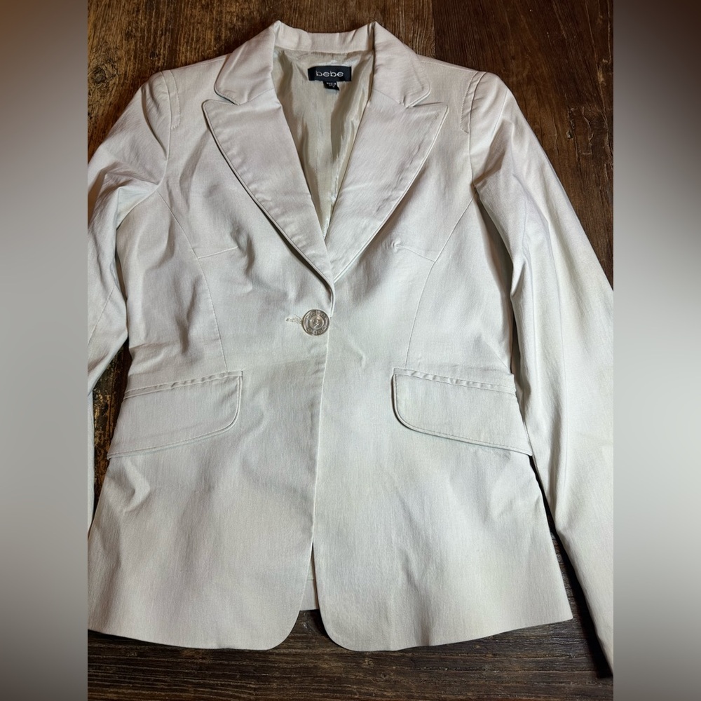 Bebe vintage cream Blazer